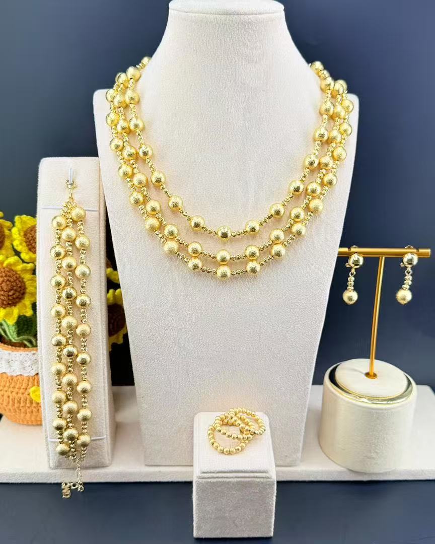 Vintage Gold tone chain beaded dangle necklace 18" choker