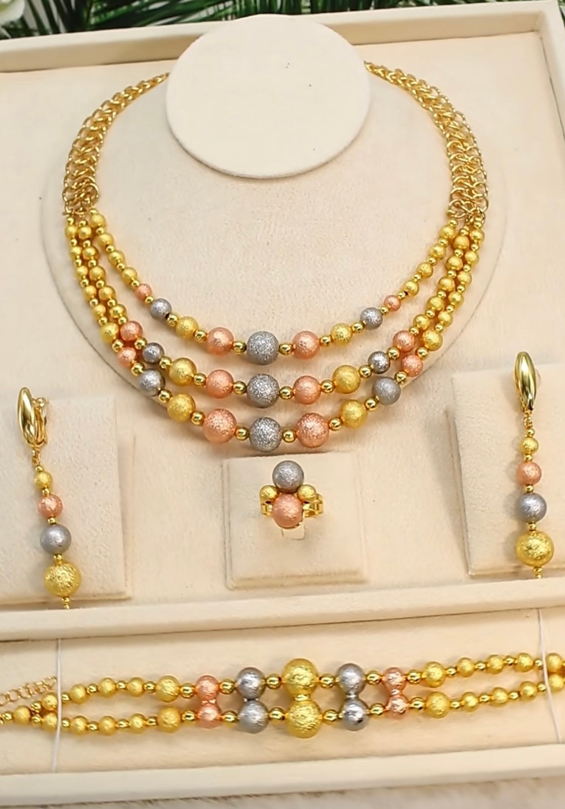 Italia Baubles Glam Collection Tri-Tone Necklace set