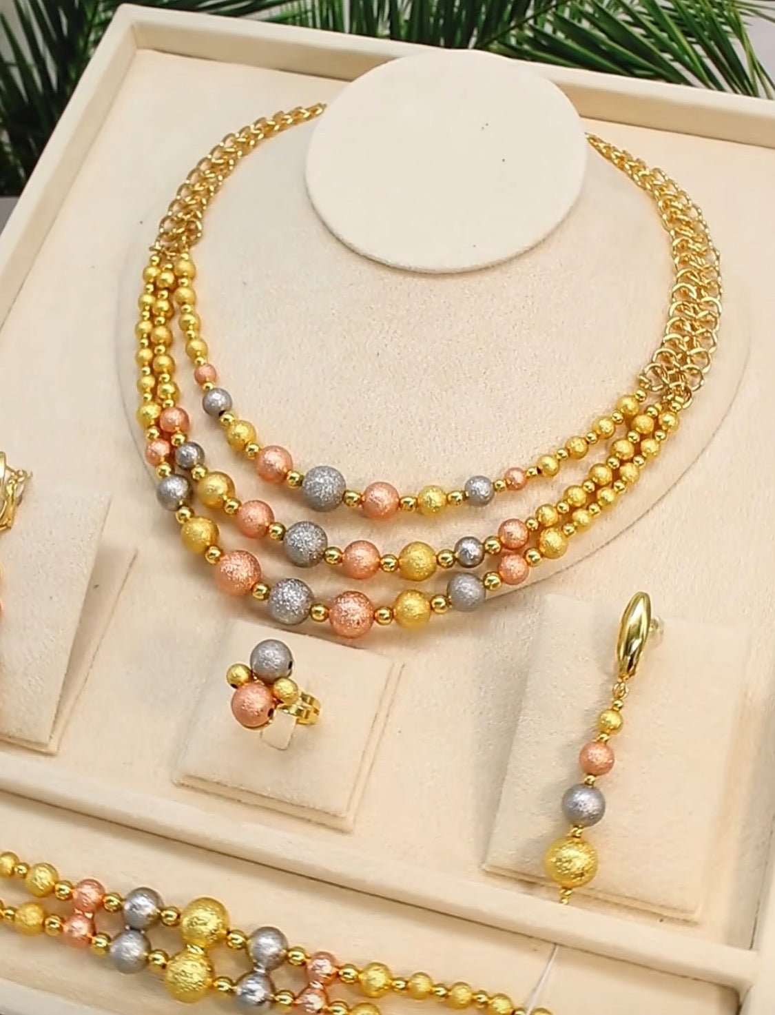 Italia Baubles Glam Collection Tri-Tone Necklace set